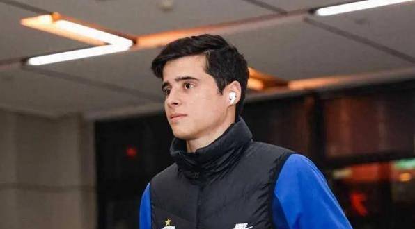 金年会官网-TheShy在巴塞罗那比赛中险胜，锐不可当引发热议！引发球迷热议的简单介绍